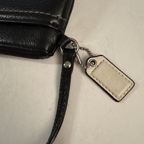 Coach Park Turnlock Black Pebbled Leather Wristlet Wallet - Picture 7 of 10